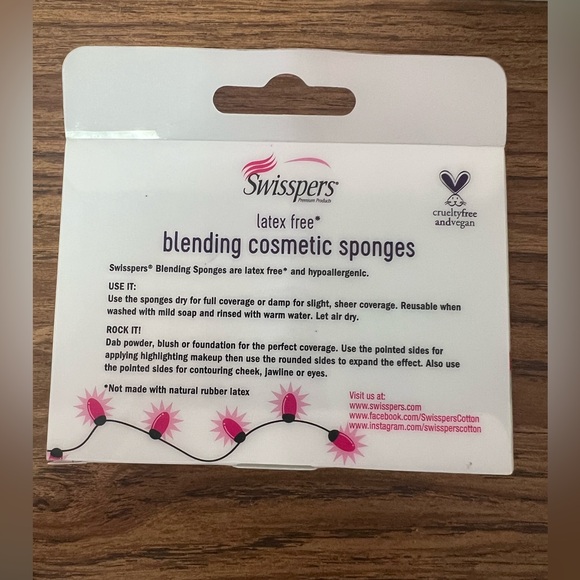 2 x 🌲tree & snowman ⛄️ blending cosmetic sponges - Picture 2 of 3